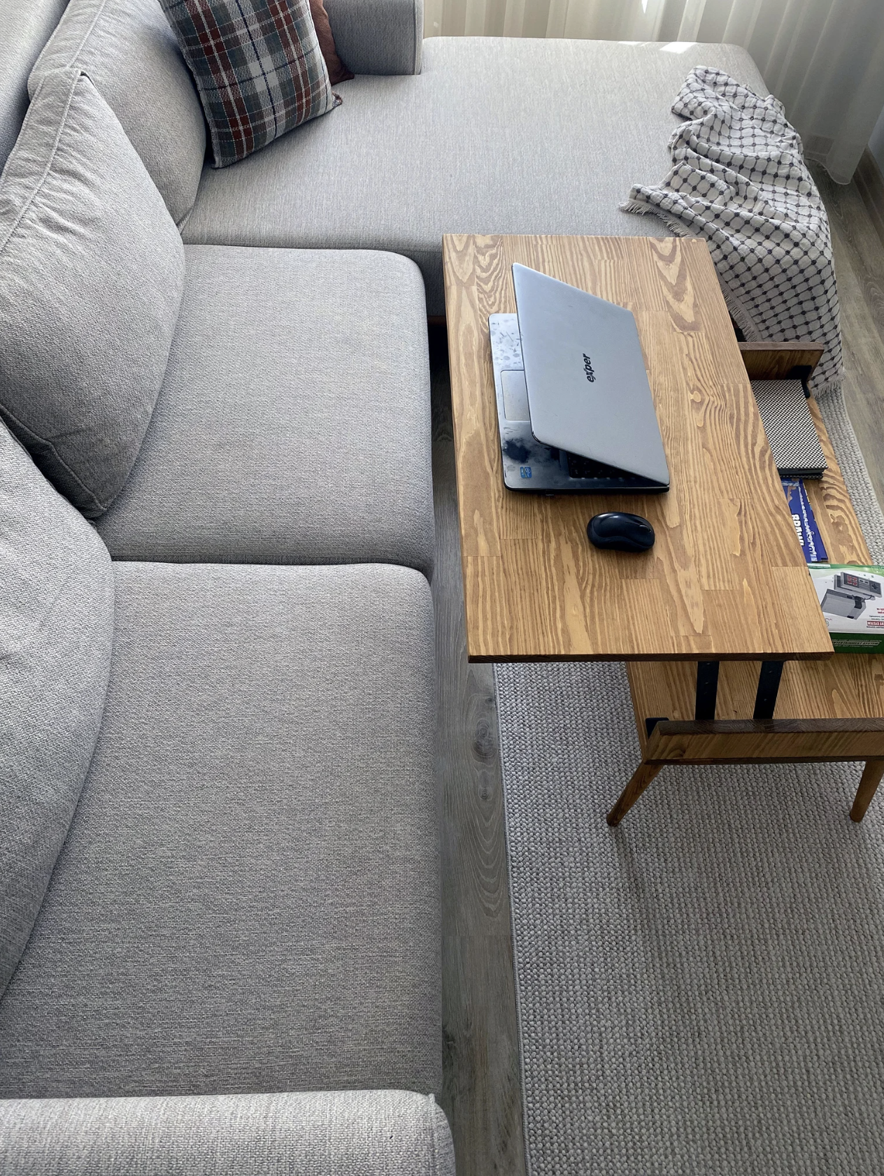 Lift Top Coffee Table, Wood Coffee Table with Storage, Small Coffee Table for Living Room, Smart Table